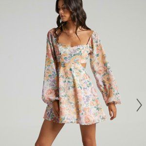 EBONEE DRESS IN FLOWER CROWN FROM SHOWPO